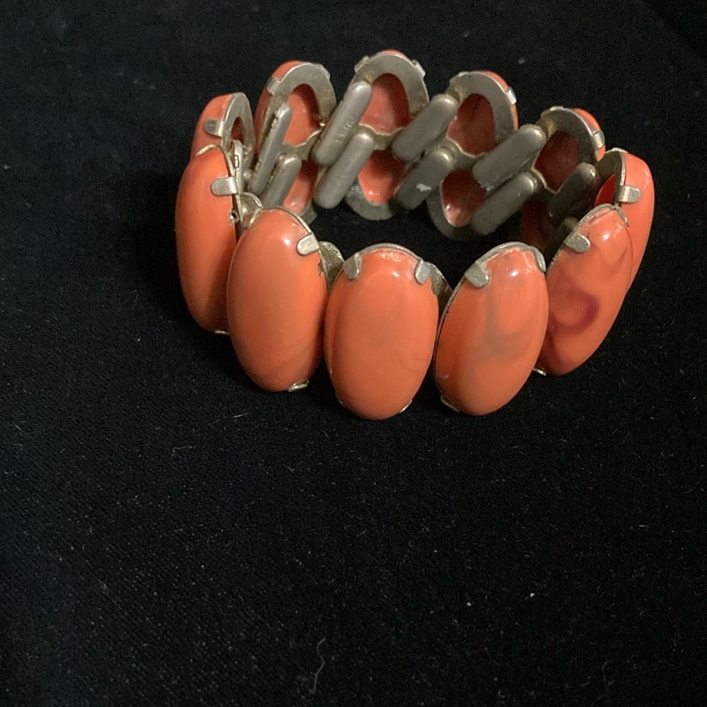 Vintage Leru expandable bracelet with orange marbled beads / stones